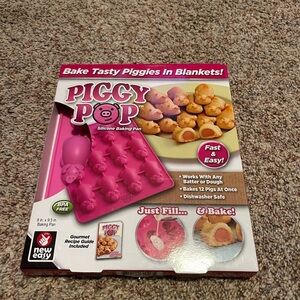 Piggy pop pigs in a blanket silicone baking pan